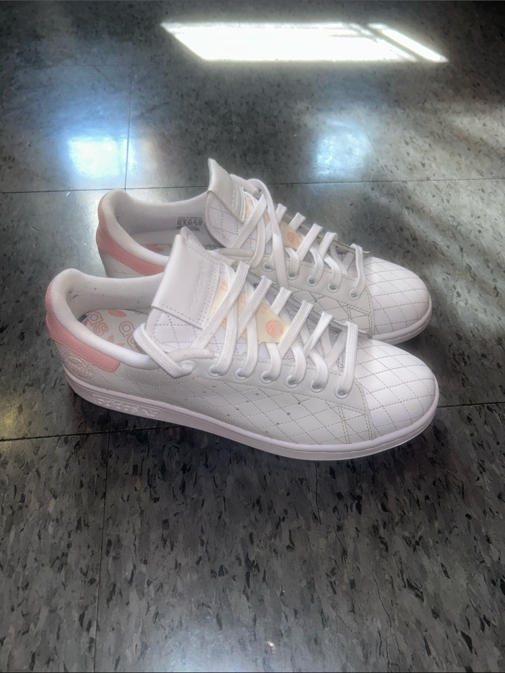 Adidas White Quilted Women’s Sneakers with Pink Accent - Picture 6 of 10